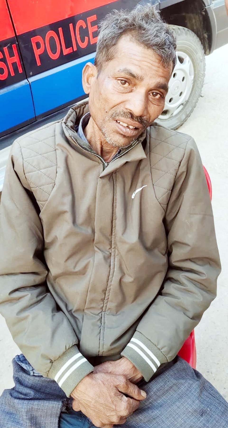The miscreants took away the e-rickshaw and cash after sniffing drugs.