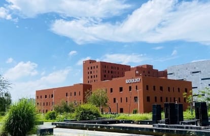 Only 50 applications for 73 doctor posts at the Cancer Institute