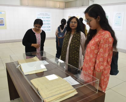 Lucknow News: पहली जनगणना में हाथ से बनी मुहर और डाक टिकट थे प्रमाणित दस्तावेज In the first census, handmade seals and postage stamps were certified documents.