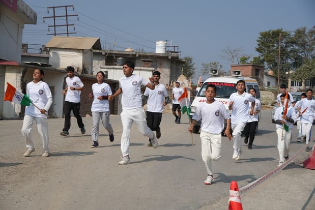 Niju and Kritika were the top winners in the mini half marathon.