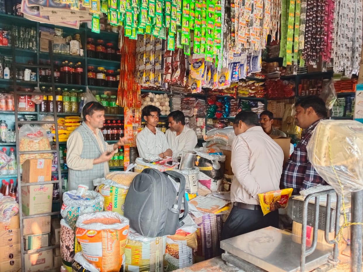 The state-level team seized 25,000 liters of refined oil and sent samples to the lab.