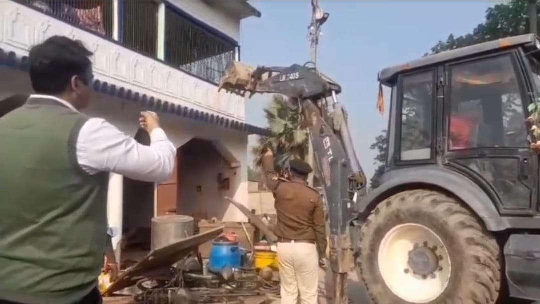 बुलडोजर चला