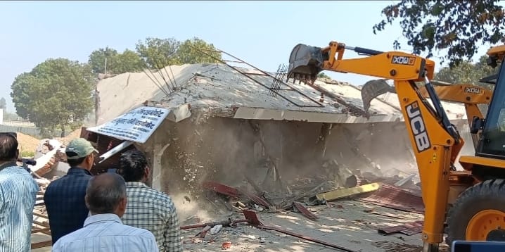 Unauthorized construction in two colonies demolished