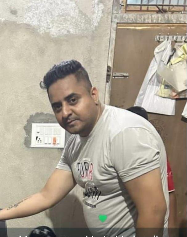 Bike rider dies after losing balance on speed breaker