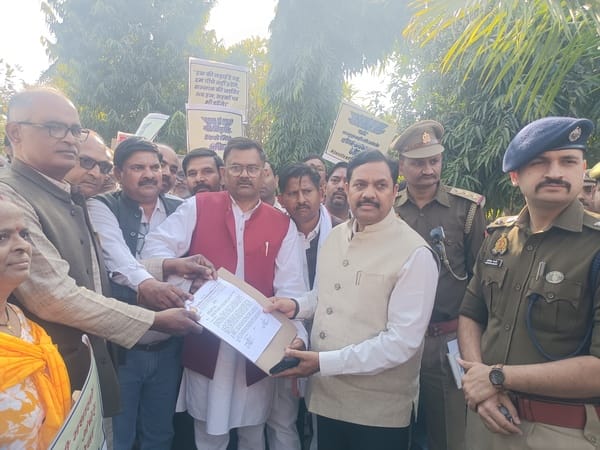 Teachers Federation submitted a memorandum to the DM in protest against TET.