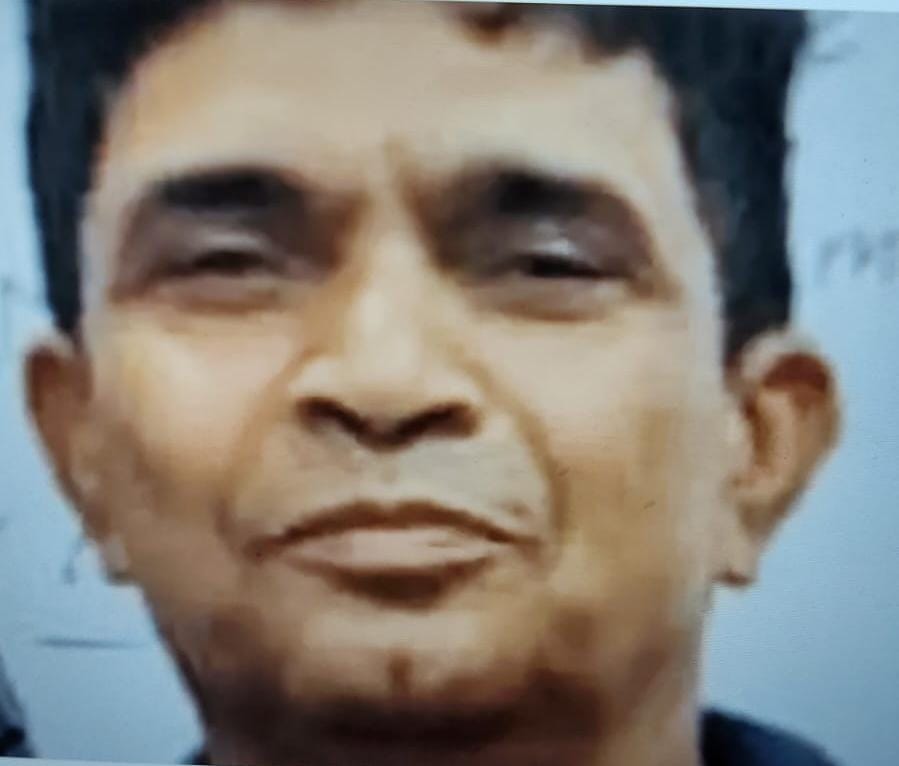 The team caught the JE red-handed while accepting a bribe of Rs 90,000.