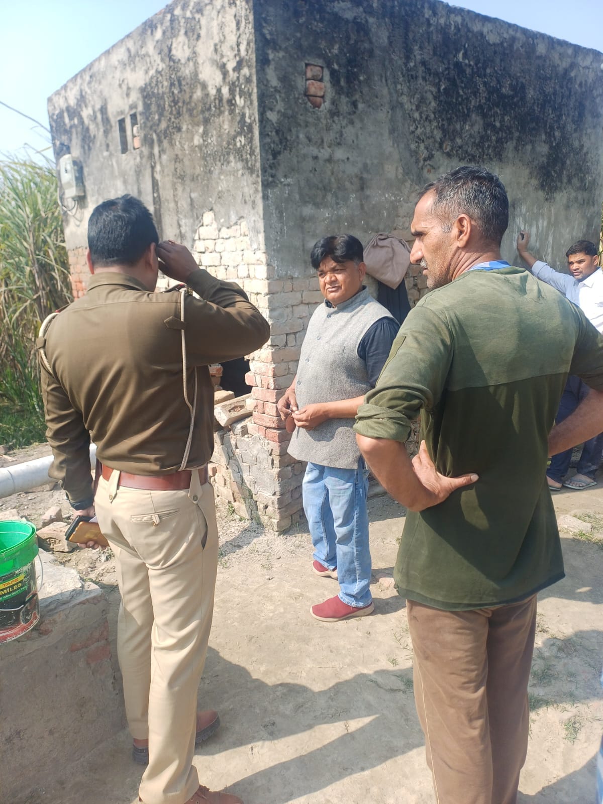 Valuables stolen by breaking the walls of tube wells