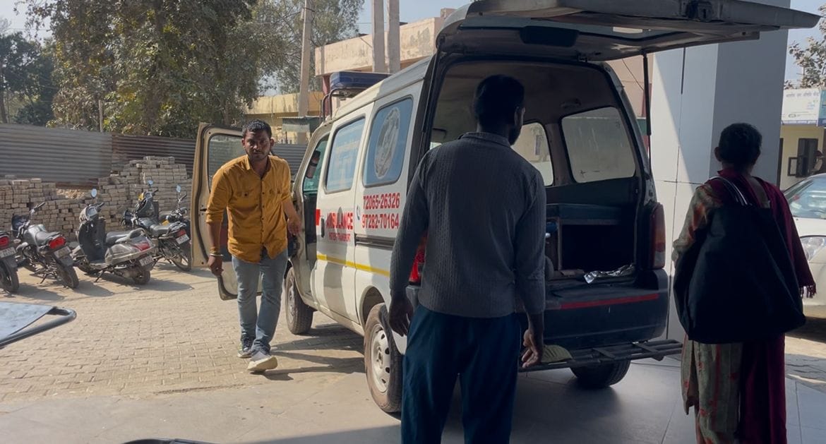 Only one doctor in the emergency ward, patients wandering around