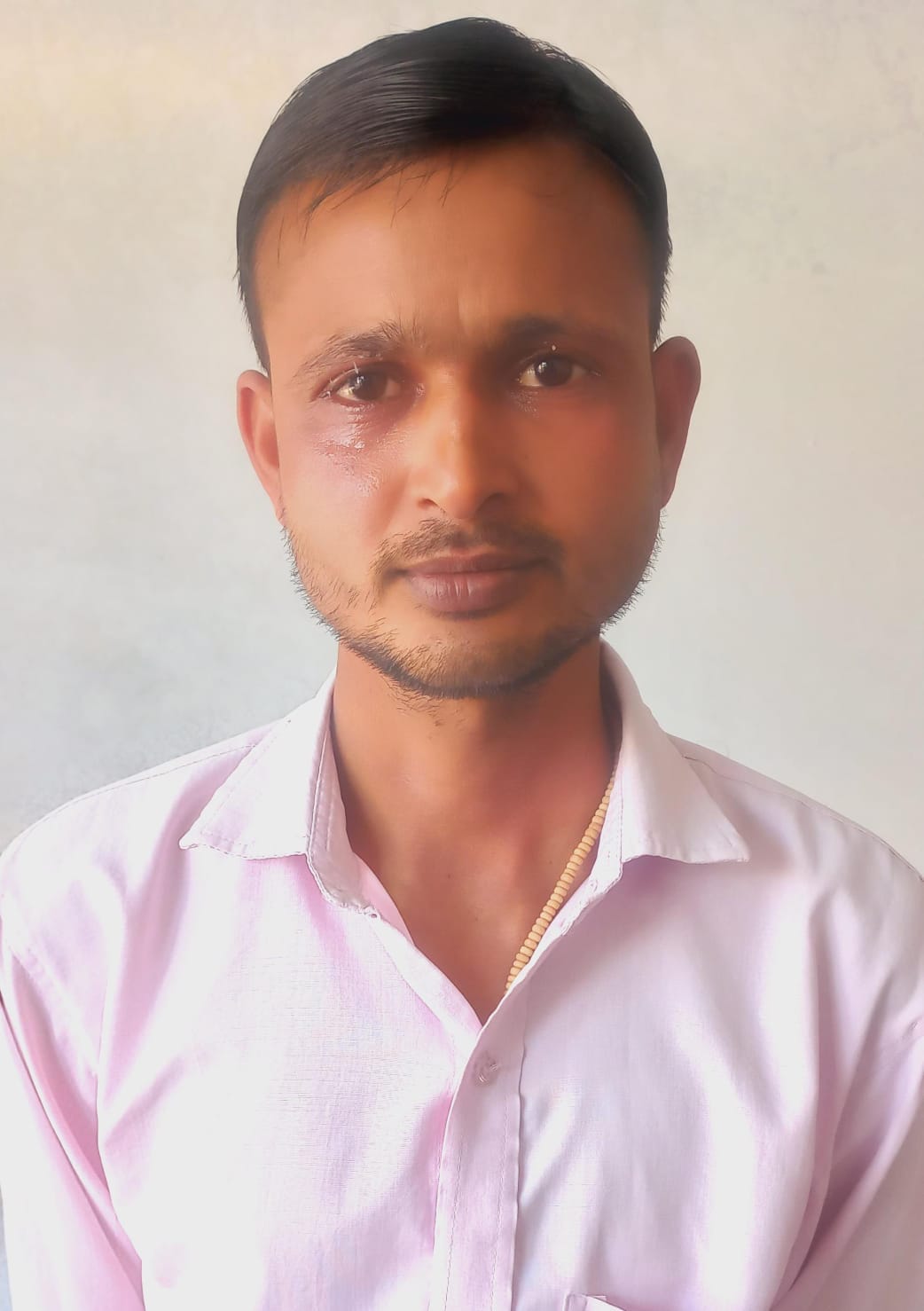 Distressed by the lack of land confinement, a farmer sprayed petrol on himself in front of the accountant, but was rescued by villagers.