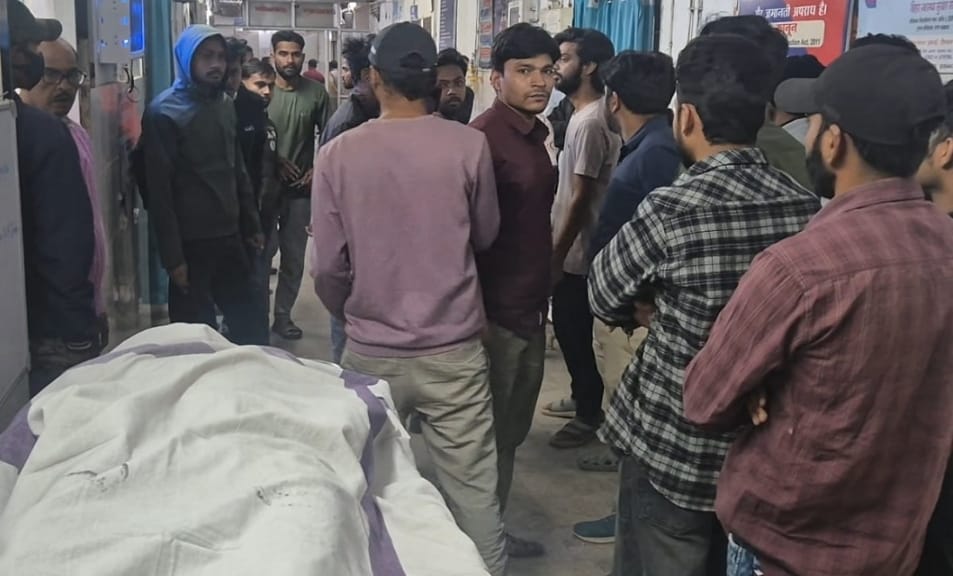 मौके पर मौजूद लोग