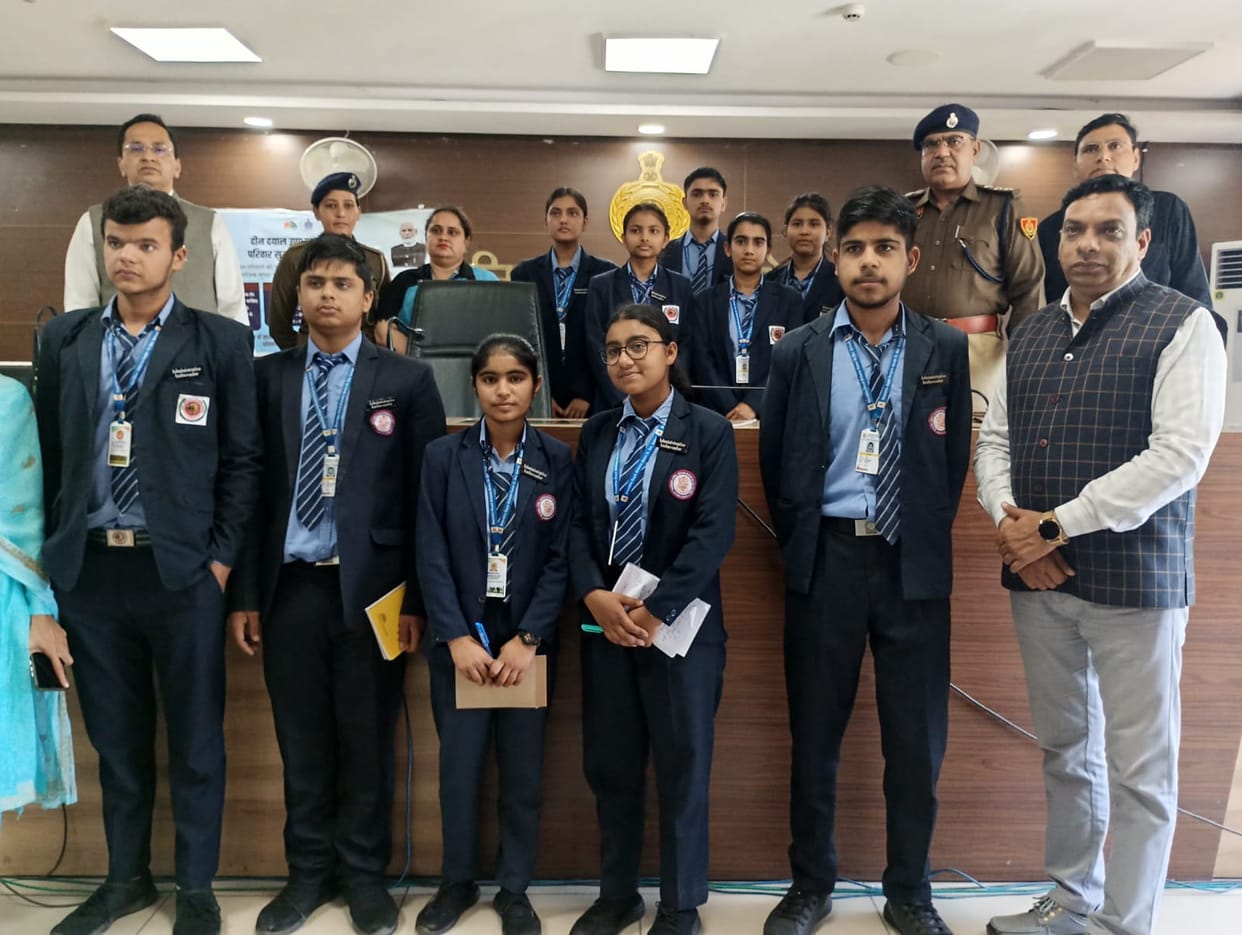 Students understood the working of government offices.