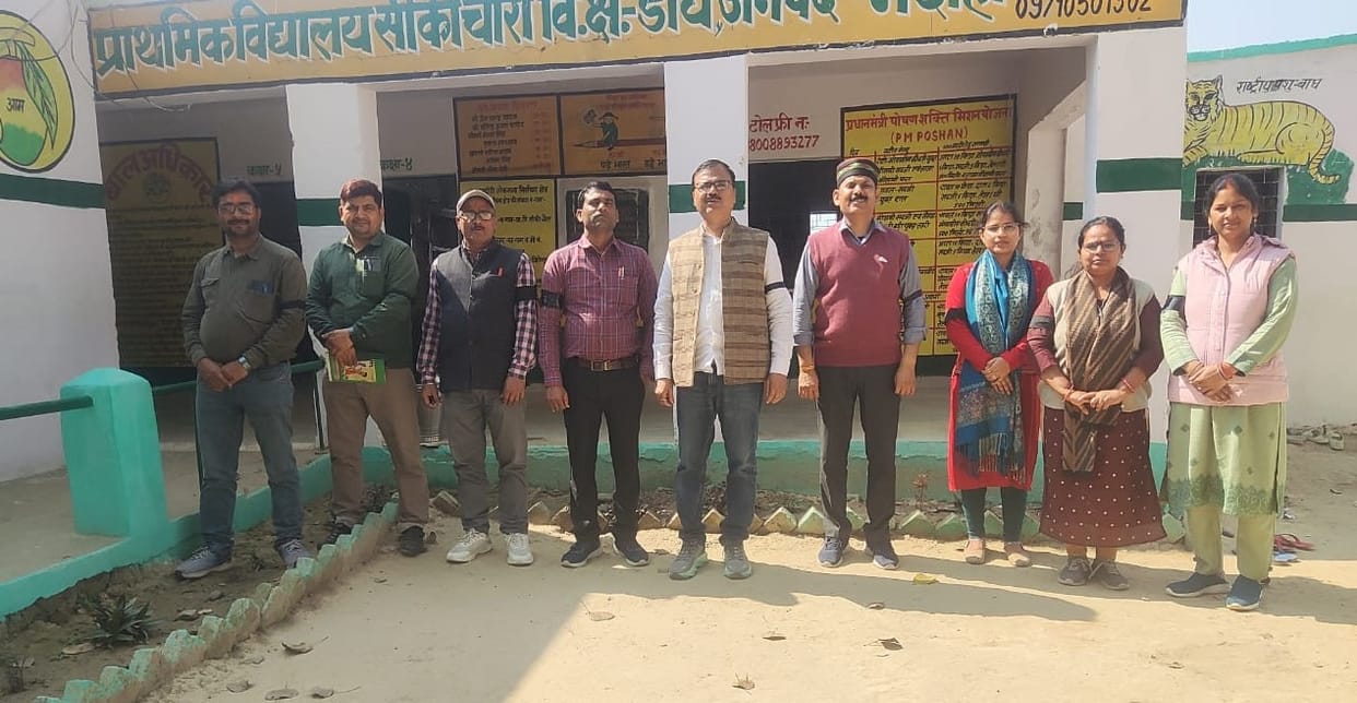 Teachers showed their protest by wearing black armbands