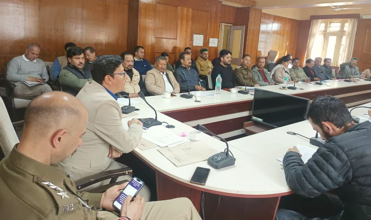 SDM Harsh Amarendra Singh gave instructions in the meeting of the Sub-Divisional Public Grievance Redressal Committee