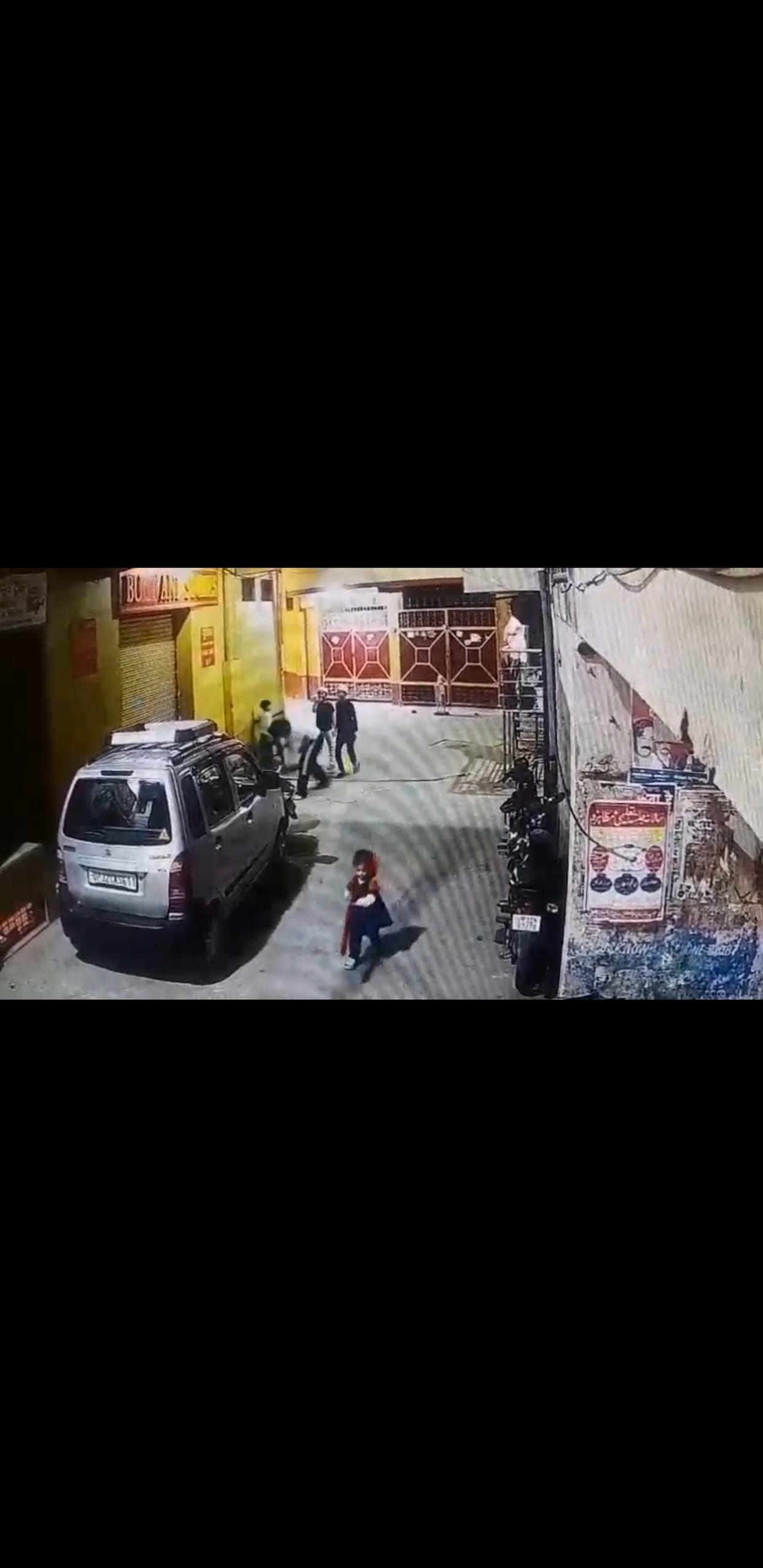 The child was picked up and thrown on the head, injuring the shoulder and head