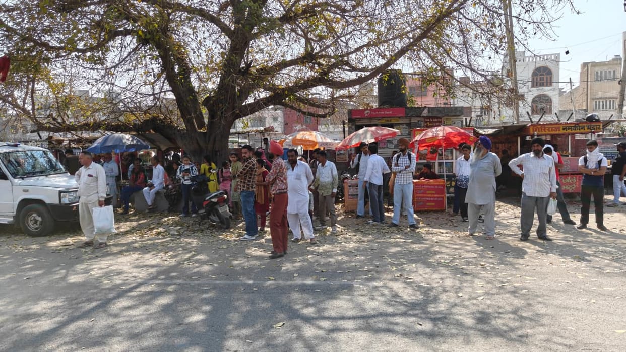 Buses are not available in the evening, people are reaching home late
