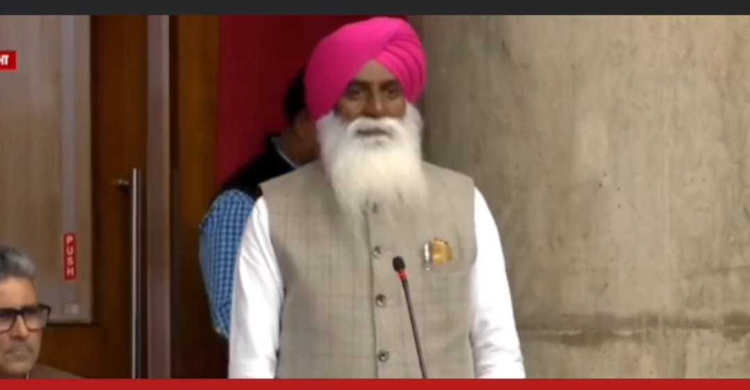 The MLA raised the issue of lack of chambers in Ratia Bar in the Assembly