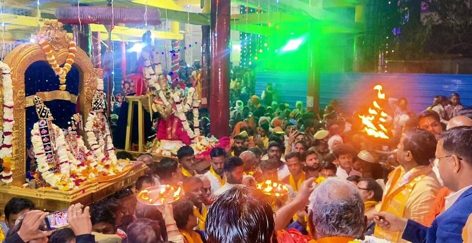 Panchkoshi Yatra related to Sanatan Aastha started with conch sound