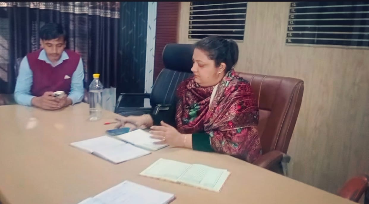 After the inspection of the chairperson, notice was given to three people including the secretary