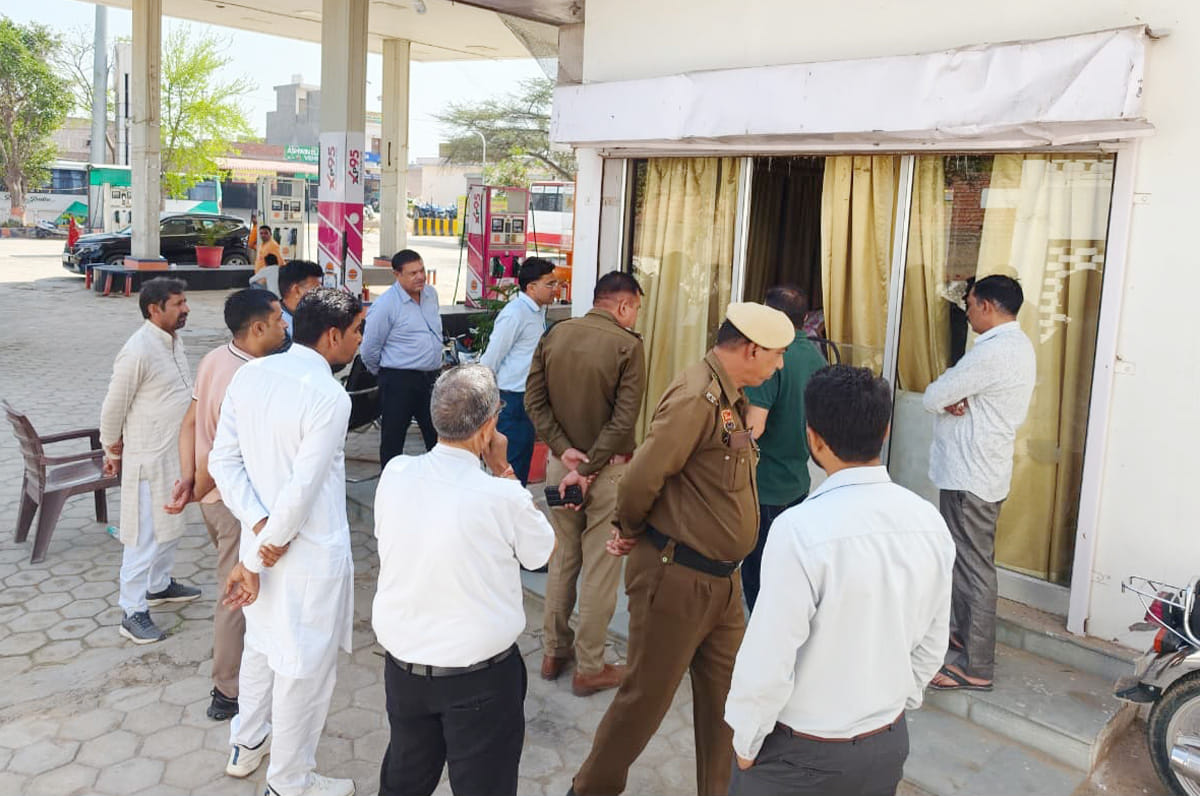 Laptop and cash stolen after glass was broken at Saraswati Filling Station