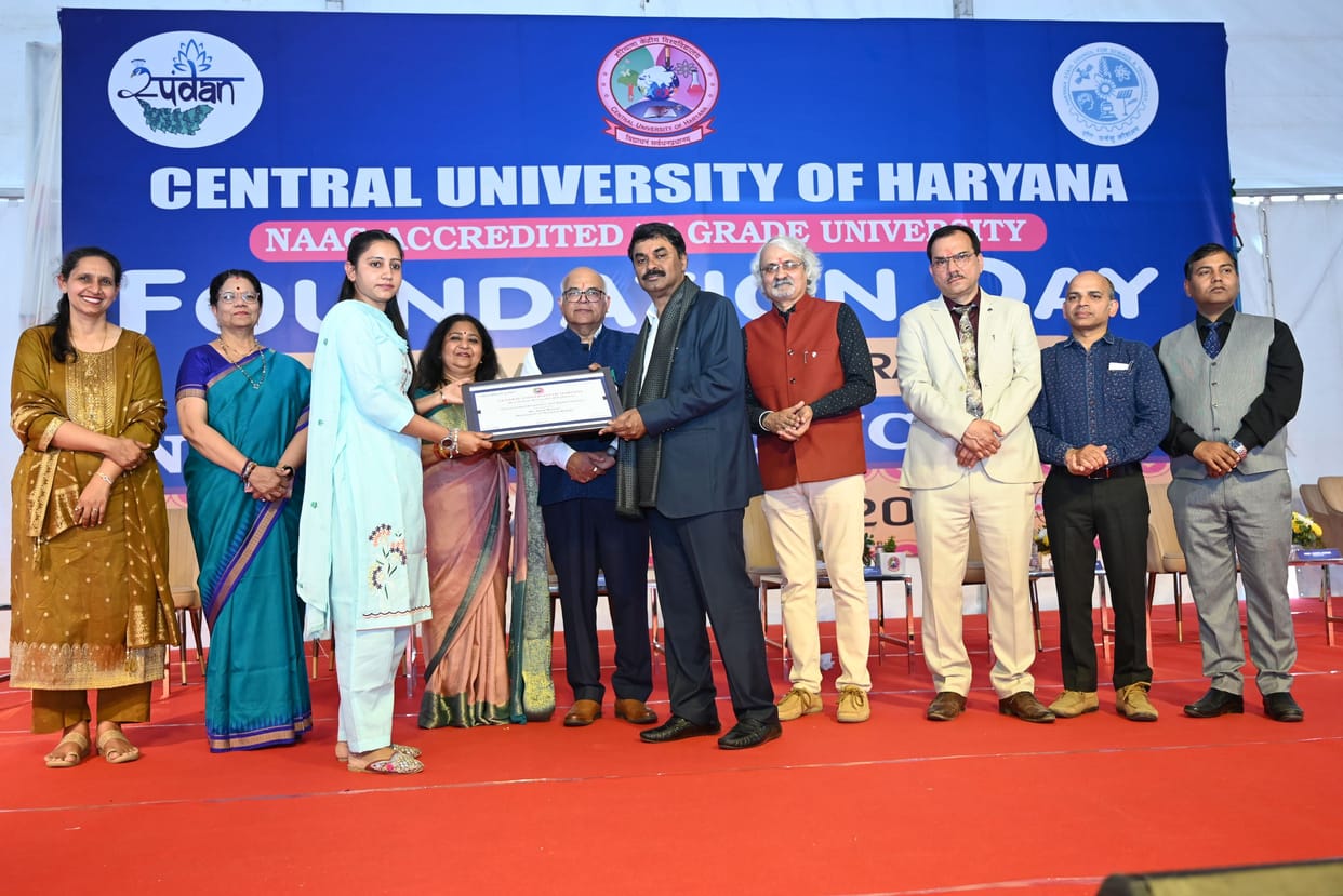 10 teachers were awarded the Best Researcher Award at HAKENV.
