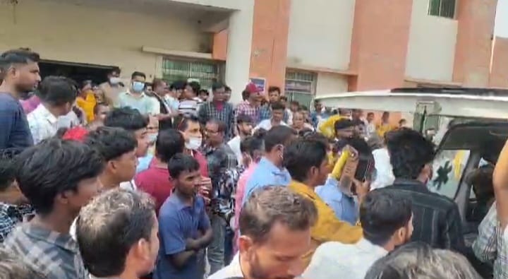 घटनास्थल पर मची अफरा-तफरी