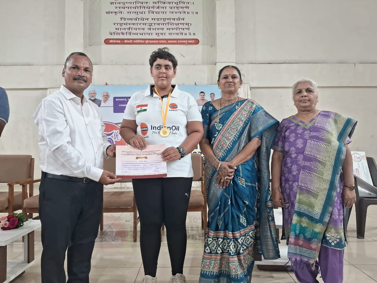 Jiya completed 28 km sea swimming in 6.10 hours, creating history
