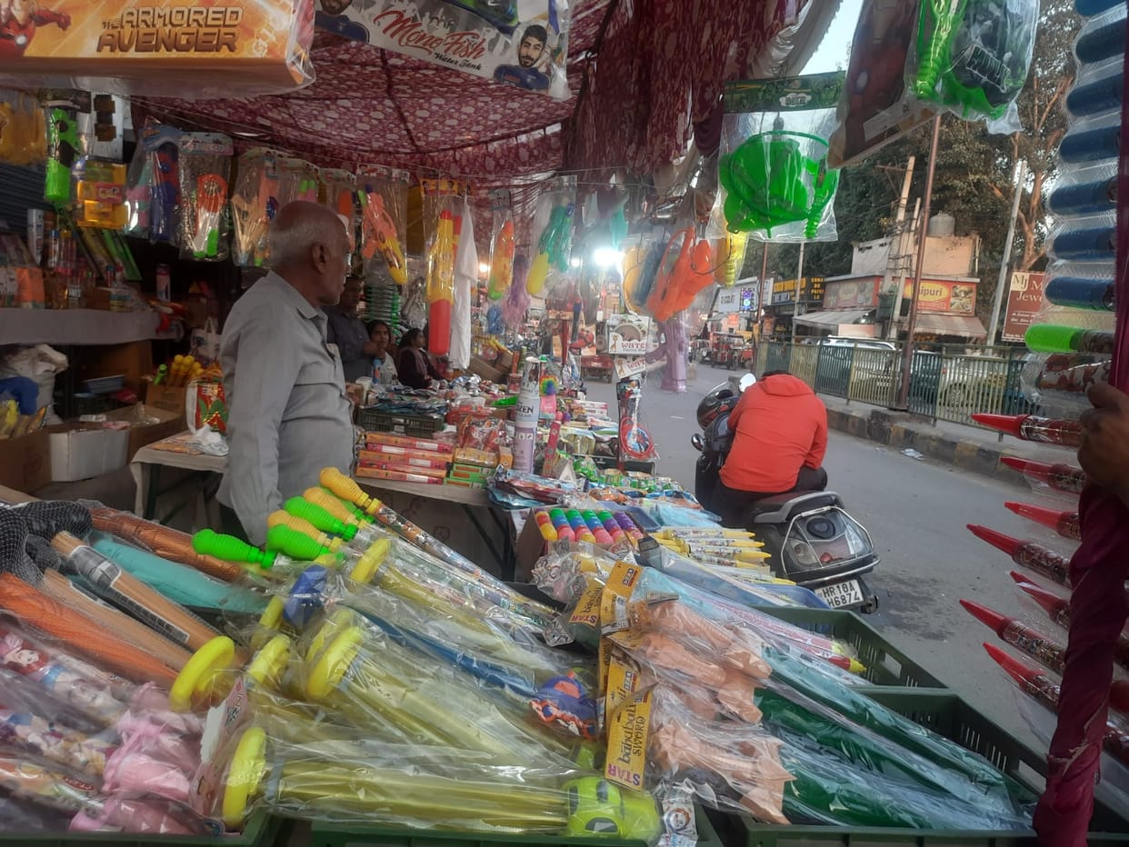 Helicopters, rain dance squirt guns will shower colors, smog bombs will spread gulal.