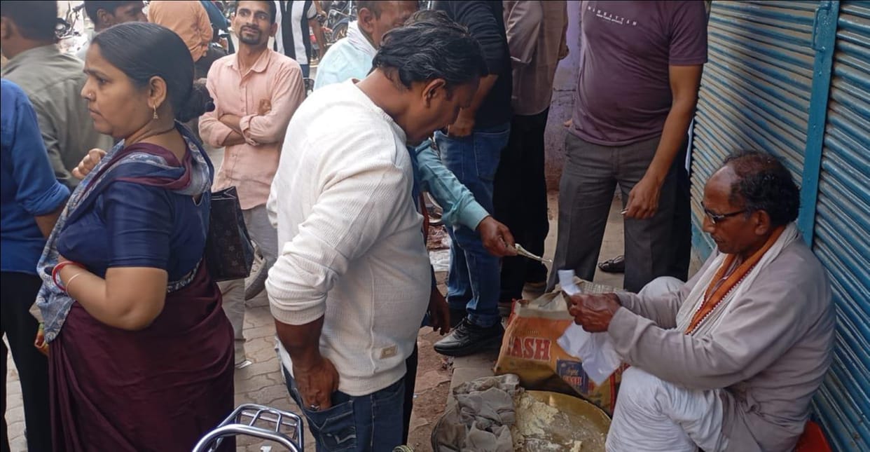 The test reports of the samples taken during Diwali have not arrived, but the same shops are decorated for Holi
