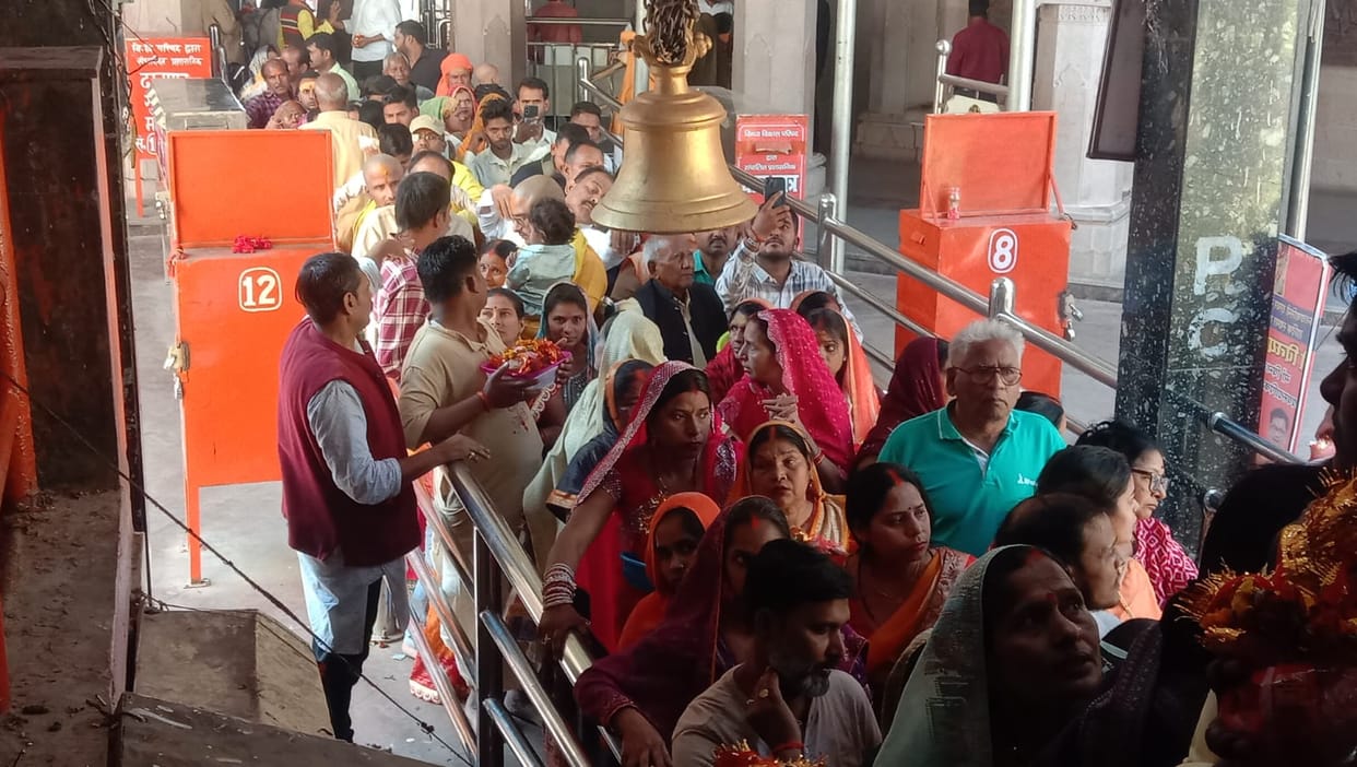 Devotees gathered to have darshan of Maa Vindhyavasini on a special auspicious time.