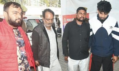 Four accused of robbing a collection agent arrested