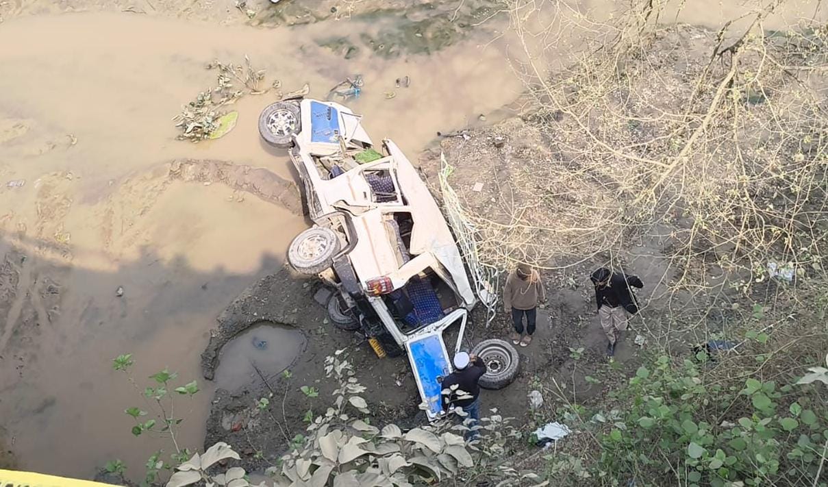 wo people died after a car broke the railing of the Ganga Canal bridge and fell into the river.