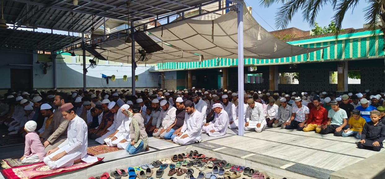 The worshippers repented of their sins