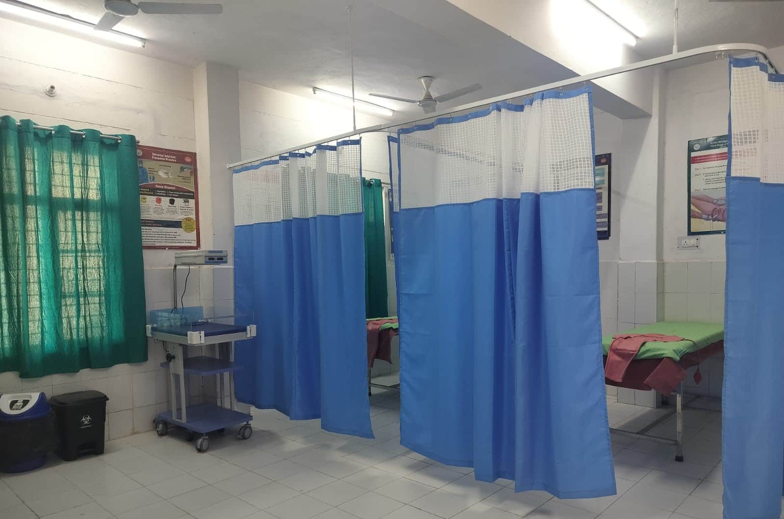 सौ शय्या अस्पताल में बन लेबर कक्ष। संवाद