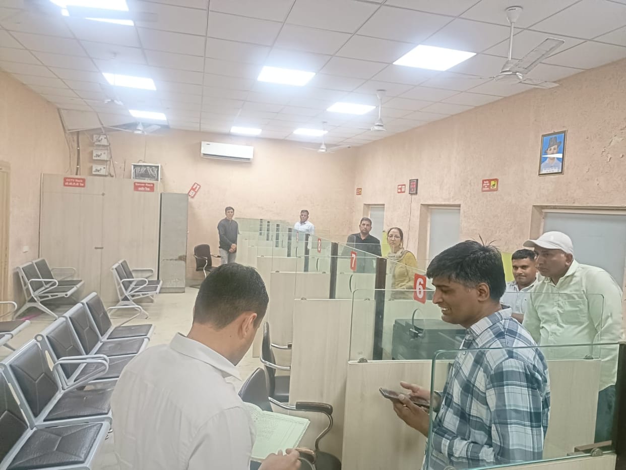 SDM gave instructions to issue show cause notice to the employees found absent