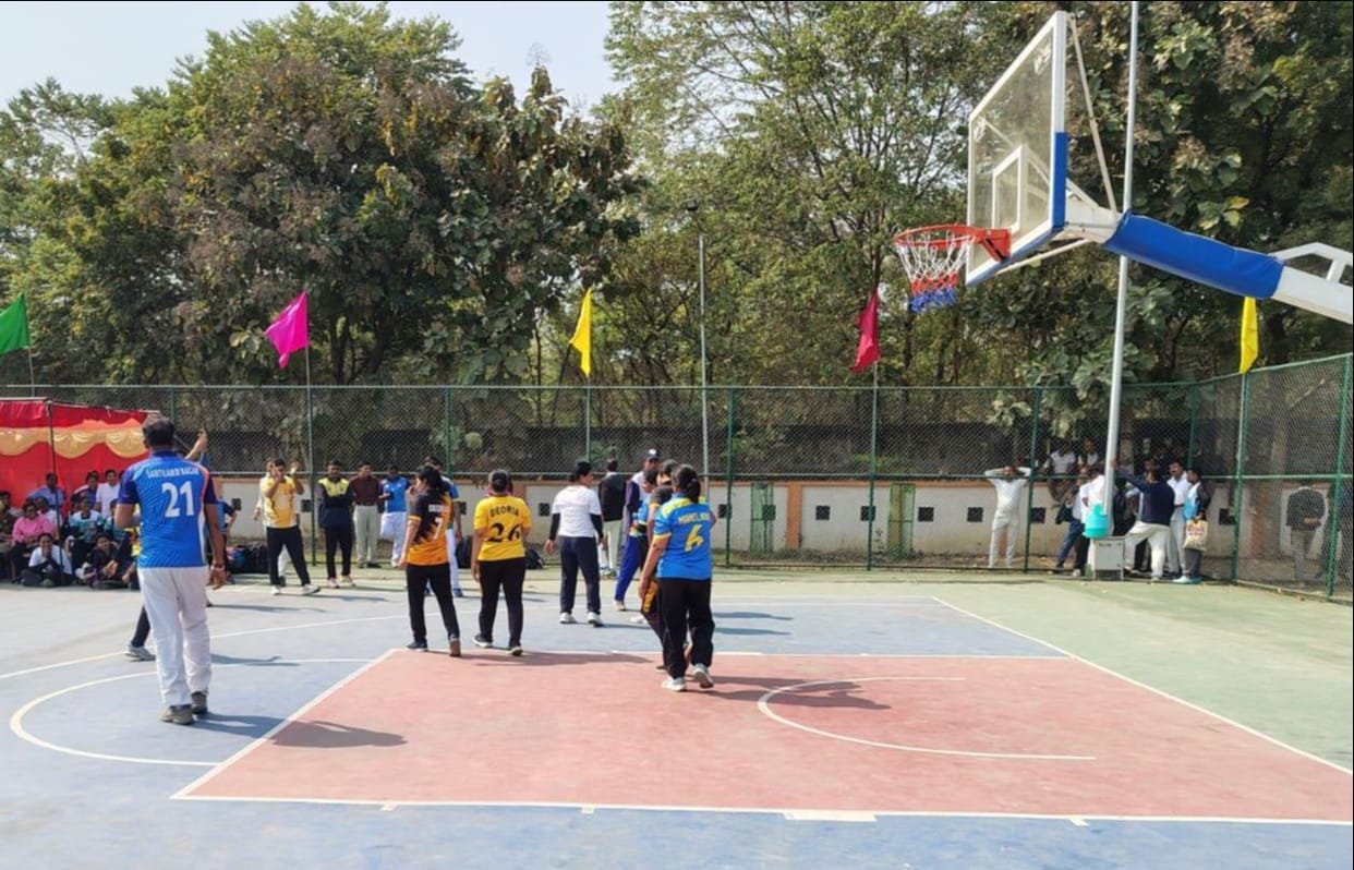 Sant Kabir Nagar dominates in inter-district basketball and handball