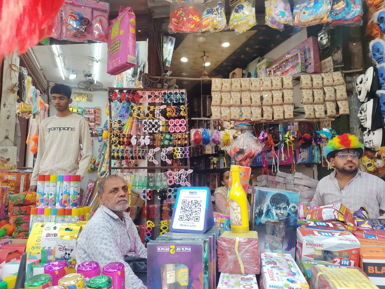Rangotsav in Ayushman Yoga today, colors will rain from the streets to the roads