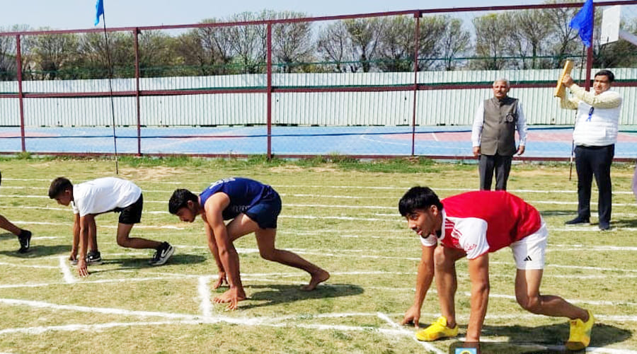 Devi ran the fastest in the 200 meters