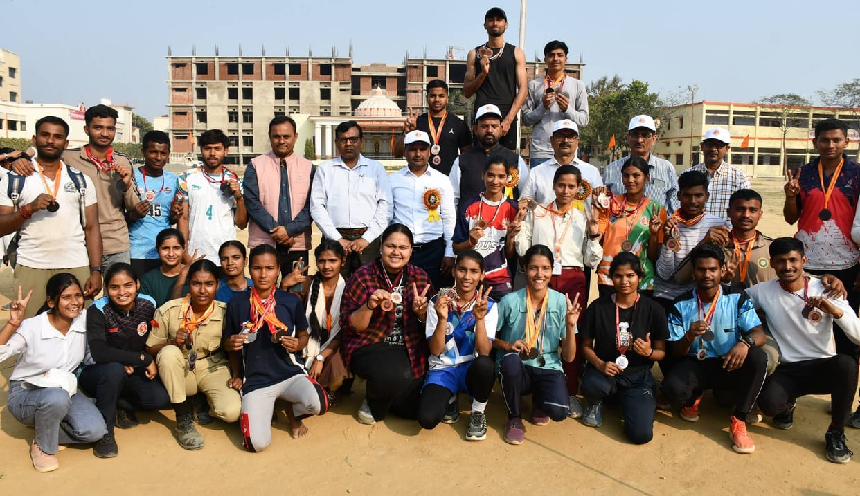 The two-day annual sports festival organised at Digvijaynath PG College concluded.