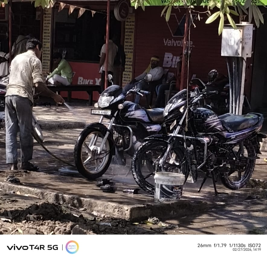 Water conservation advice: 1.80 lakh litres of water is wasted every month due to vehicle washing.