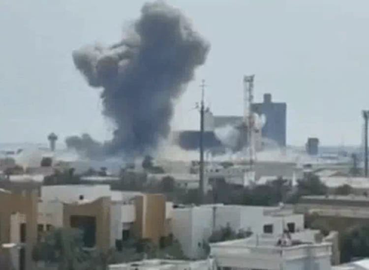 Banswara News: अमरीका-इजरायल और ईरान के बीच हमलों से वागड़ में छाई चिंता, हजारों लोग खाड़ी देशों में फंसे