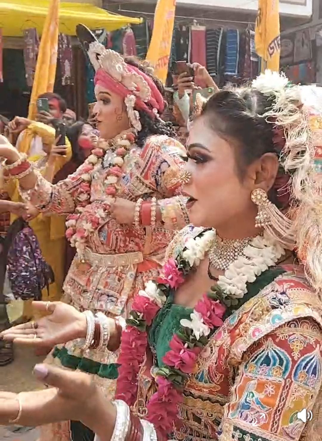 Celebrated the colorful festival of Falgunotsav, threw gulal in the procession