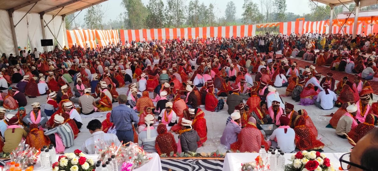 479 young men and women tied the knot