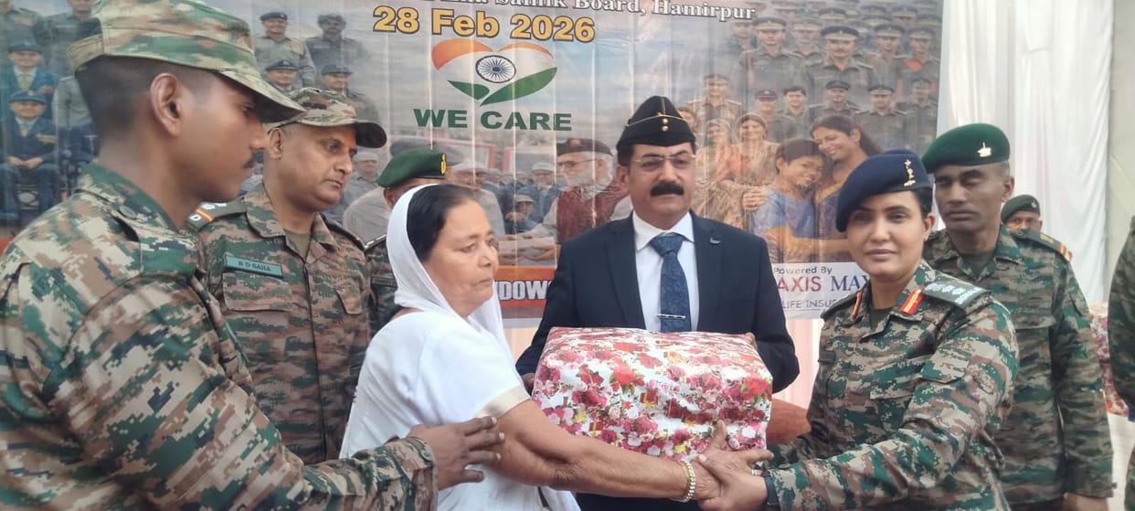 Brave women and soldiers honored at the ex-servicemen reunion ceremony