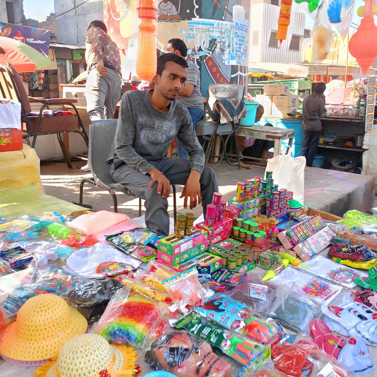 Demand for herbal gulal increases this Holi, chemical colours are being bid goodbye