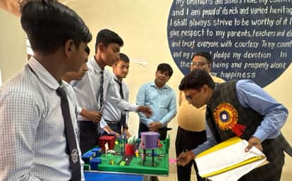 Students made useful models on Science Day