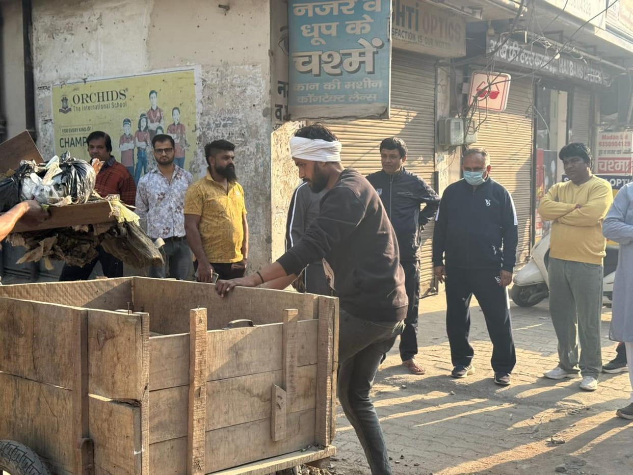 Cleanliness drive launched from Bus Stand to Geeta and Vivekananda Chowk