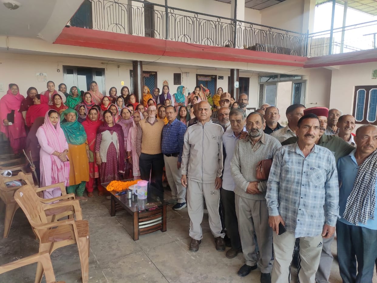 People protested against smart electricity meters in Larhana.
