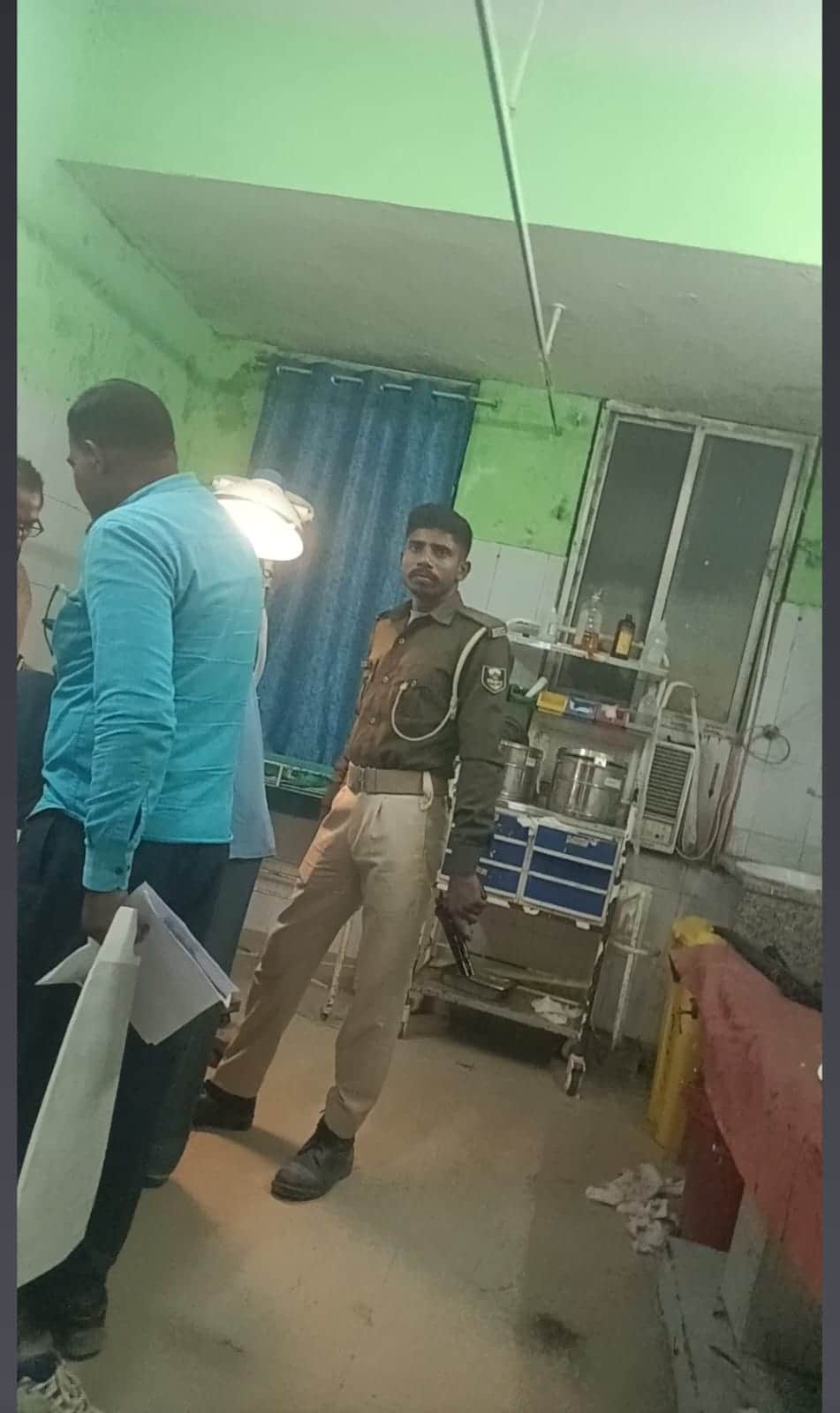 इलाजरत पुलिस कर्मी