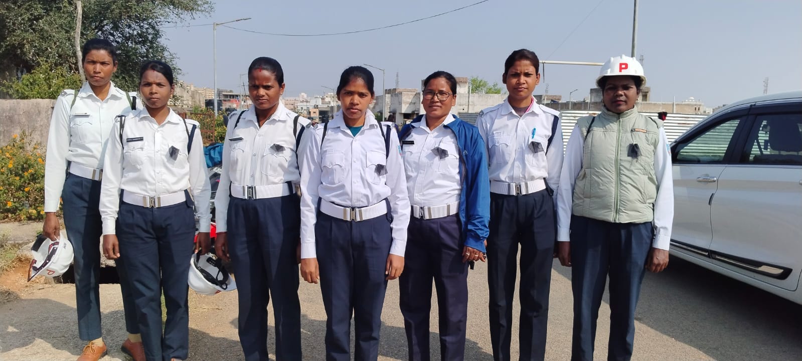 काला बिल्ला लगाकर ड्यूटी करते झारखंड पुलिस के जवान