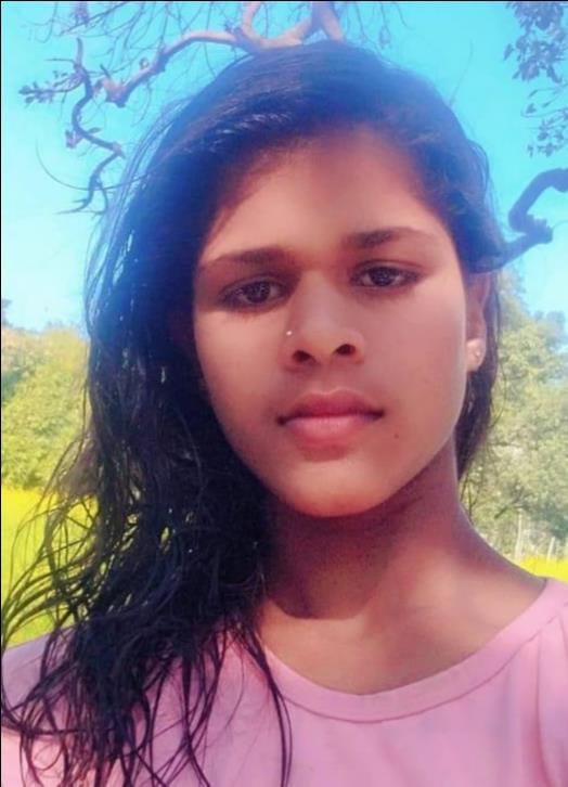 Teenage girl who went to take bath died by drowning in a pond